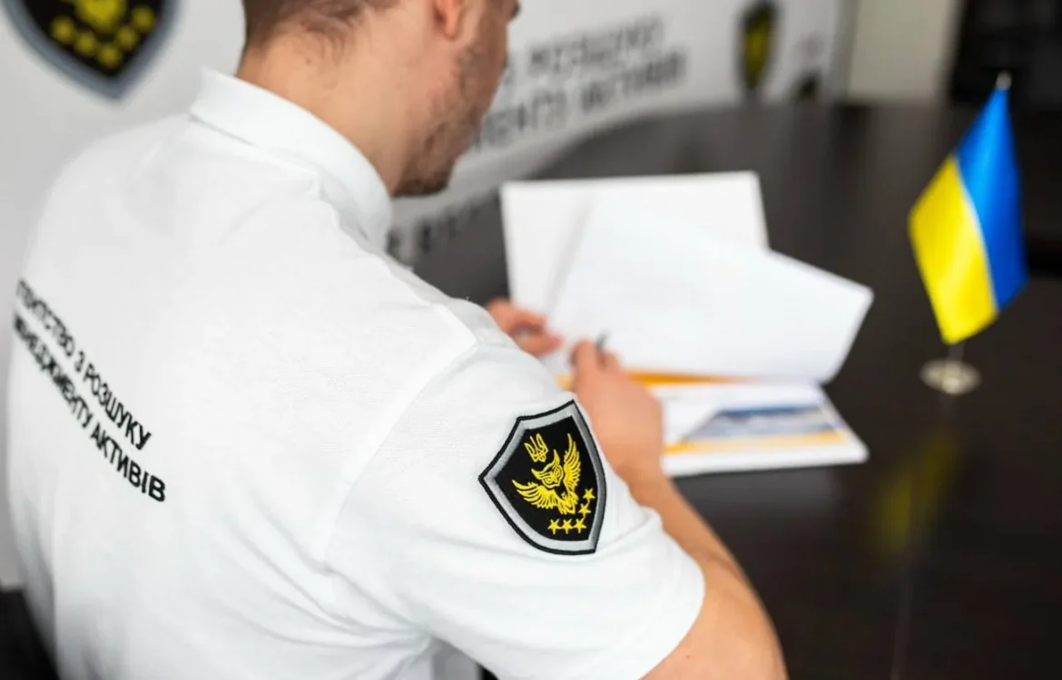 "Некоректно у військовий час": політолог розкритикував АРМА через купівлю авто за майже 3 млн грн