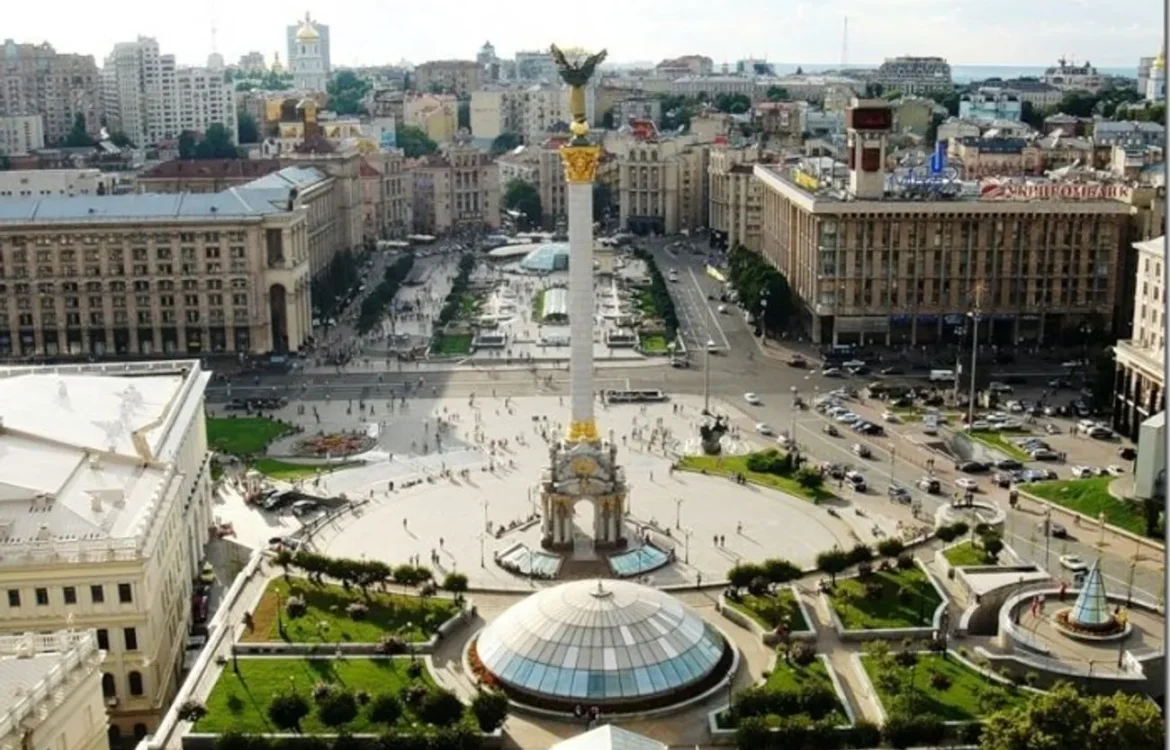 Незаконно зареєструвала земельну ділянку в центрі Києва: держреєстраторці з КМДА повідомили про підозру