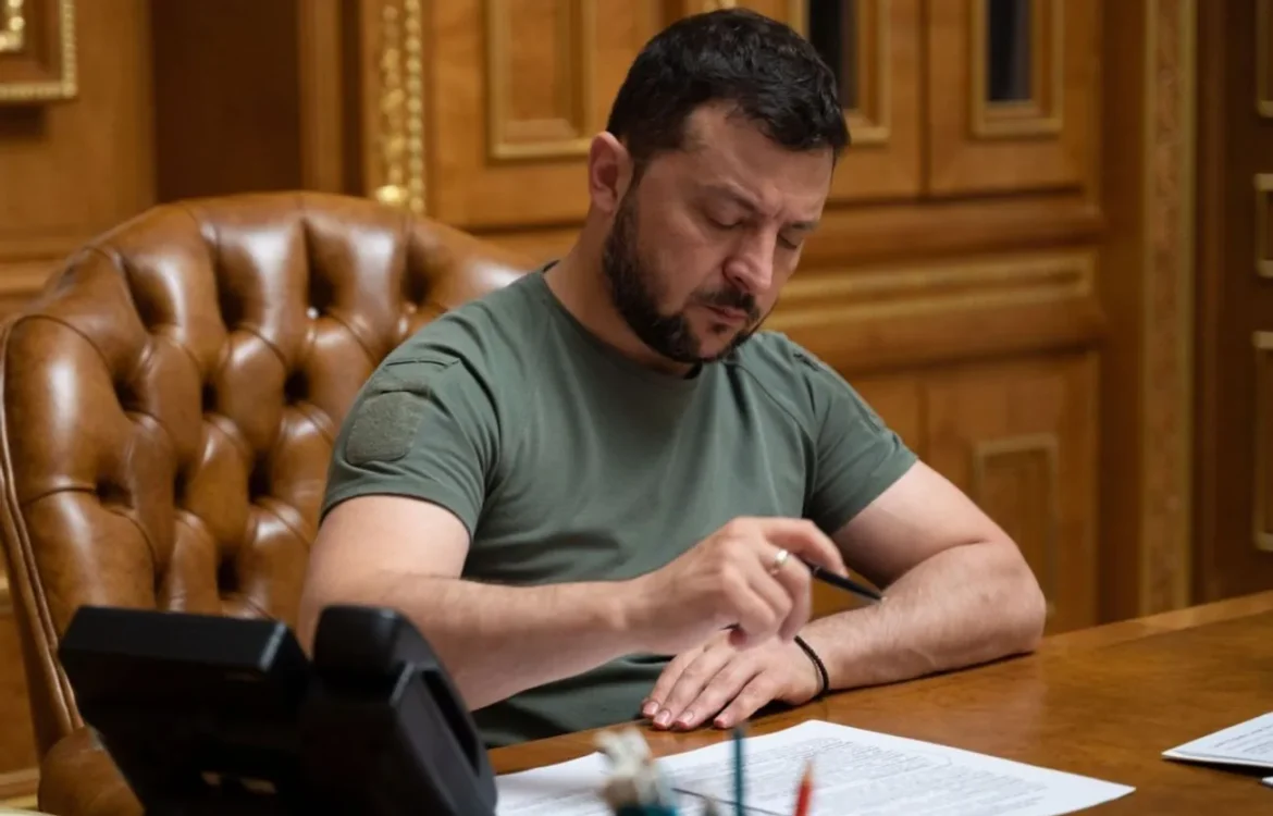 Множинне громадянство, трибунал для керівництва рф і зняття заборони на протипіхотні міни: Зеленський невідкладно підписав закони
