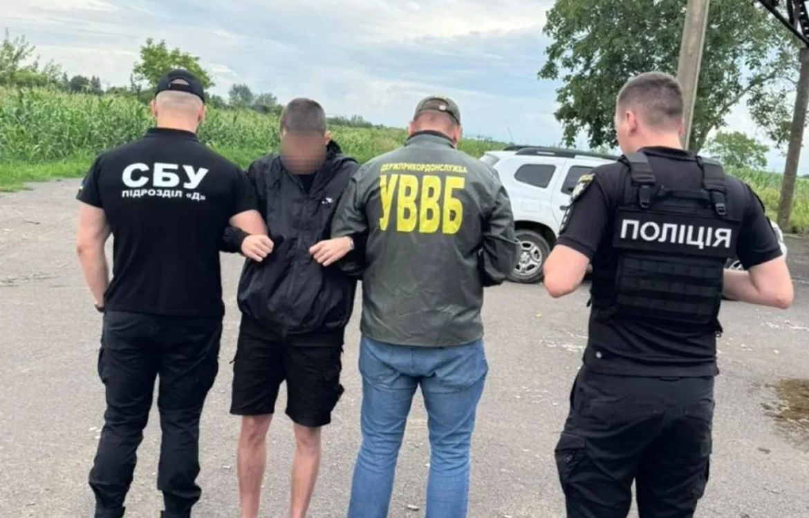 Чоловік, який напав з ножем на відвідувача ТРЦ в Києві, виявився колишнім військовим