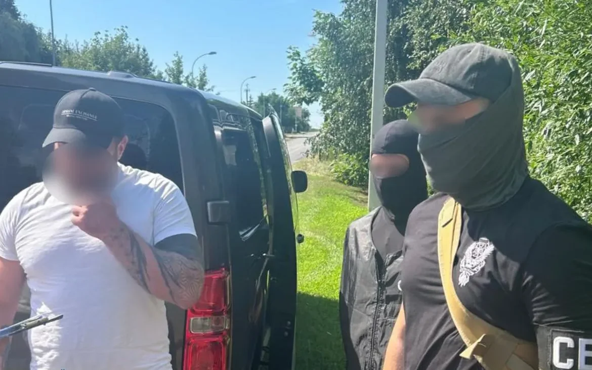 Директор приватної компанії привласнив майже півмільйона грн на модульних будинках для постраждалих