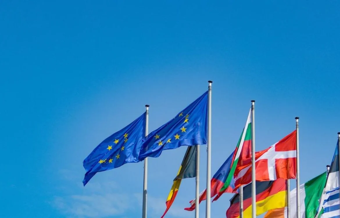 ЄС цього тижня обговорить військову підтримку України, доходи від активів рф і 19-й пакет санкцій - Politico