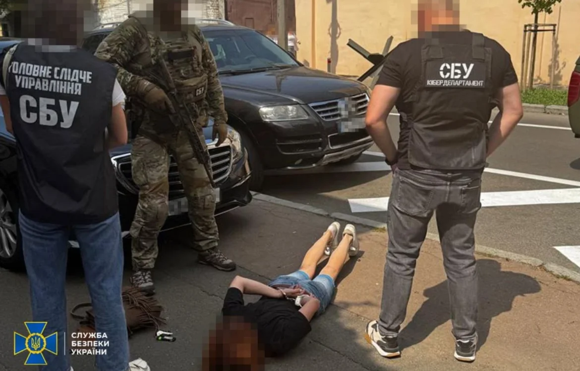 Агентка фсб готувала нові ворожі удари по Києву і збирала дані біля Нацгвардії та ТЦК, її затримали - СБУ