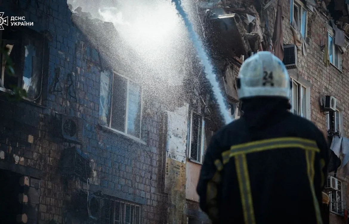 Кількість загиблих внаслідок удару рф по столиці продовжує зростати: уже 17 жертв