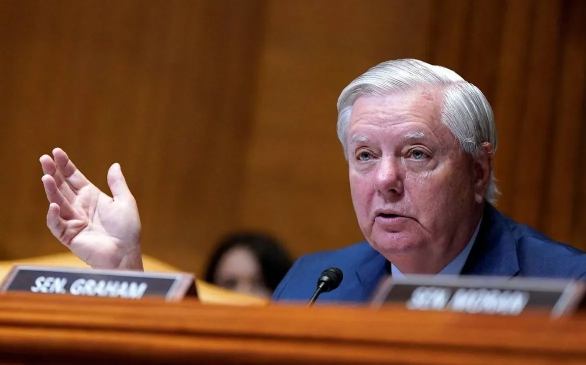 Угорщину та Словаччину чекають серйозні наслідки, якщо продовжать купувати російську нафту - сенатор Грем