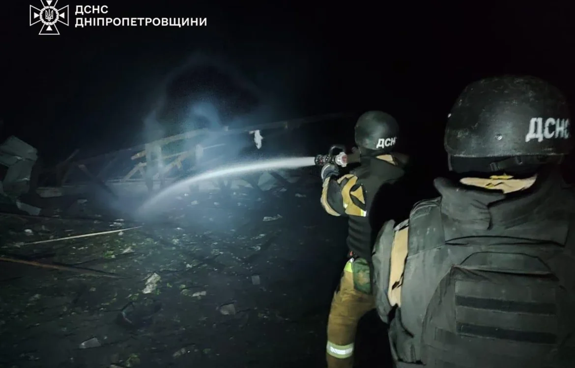 Минулої доби ворог атакував Дніпропетровщину, виникли загоряння та руйнування декількох підприємств