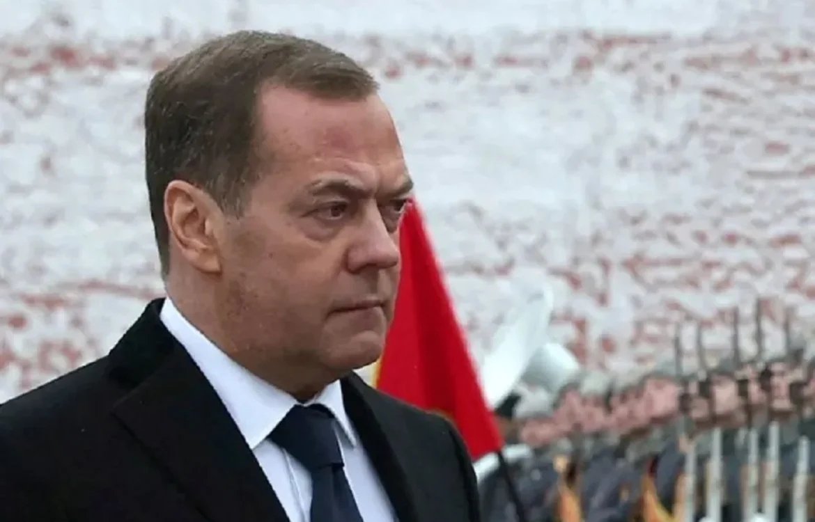 медведєв: Фінляндія, Норвегія та Польща посилюють військову активність біля кордонів рф