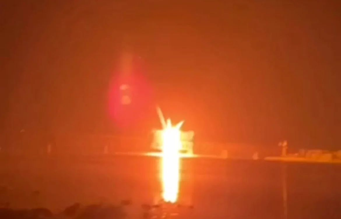 Окупанти атакували міст через Дніпро у Кременчуці: рух перекрито