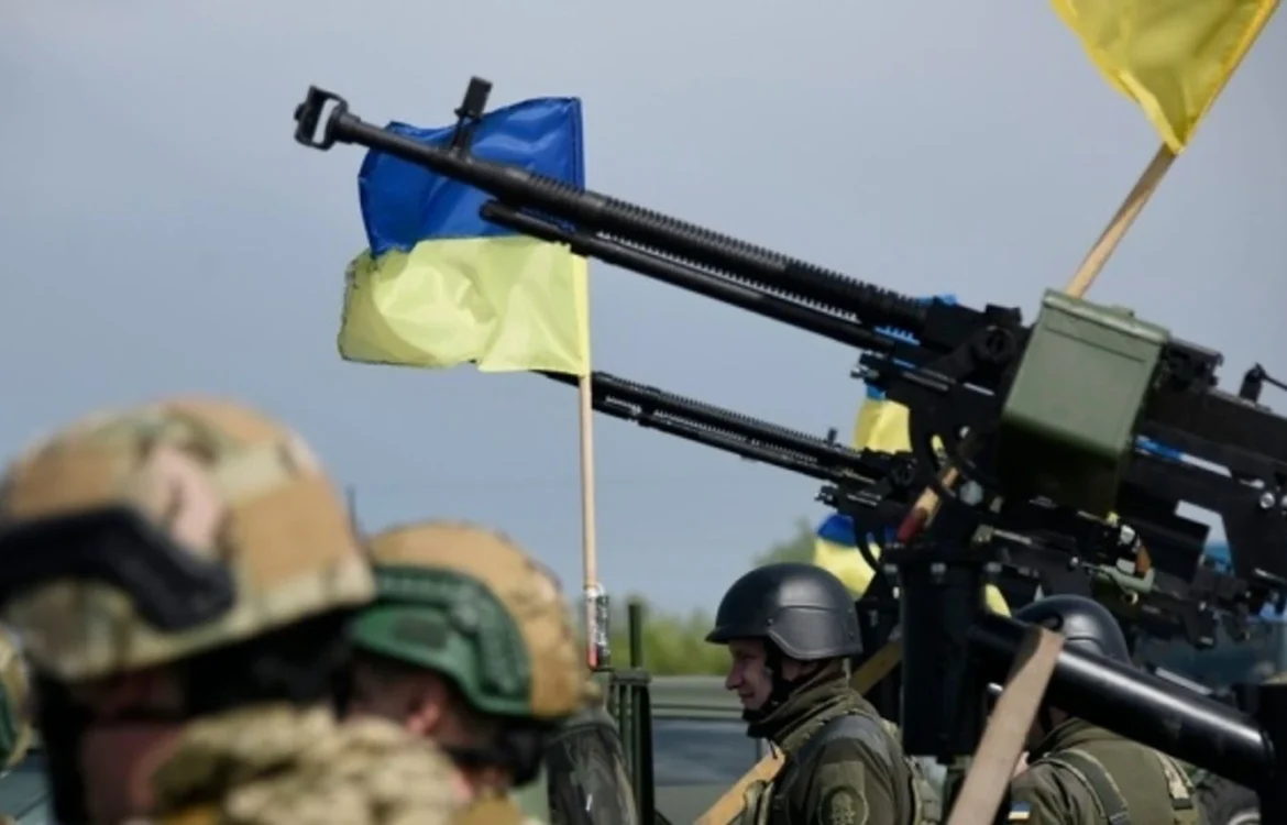 Чоловіки 60+ уже можуть підписувати контракти із ЗСУ: у комітеті з нацбезпеки розповіли деталі