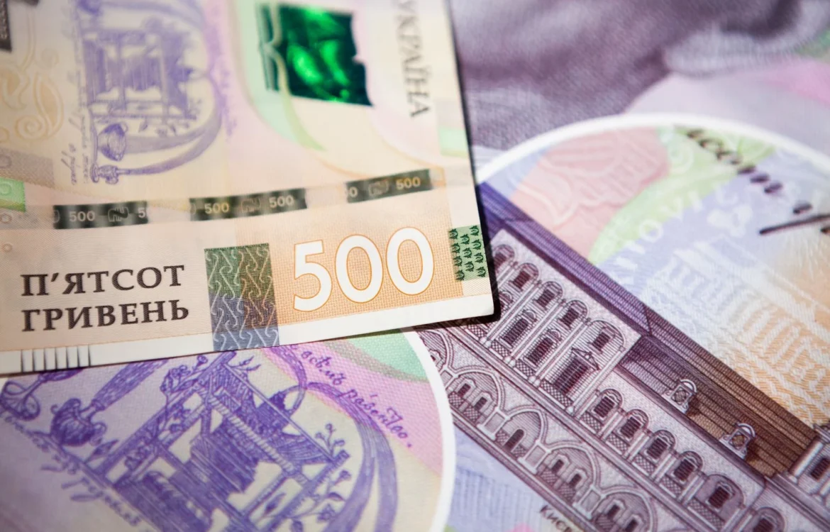 Курс валют на 16 вересня: Нацбанк продовжує зміцнювати гривню