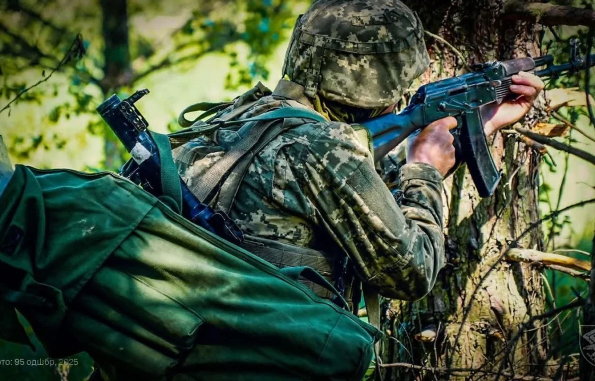 Генштаб про ситуацію на фронті: 117 бойових зіткнень, ворог активний на Покровському, Сіверському та Торецькому напрямках
