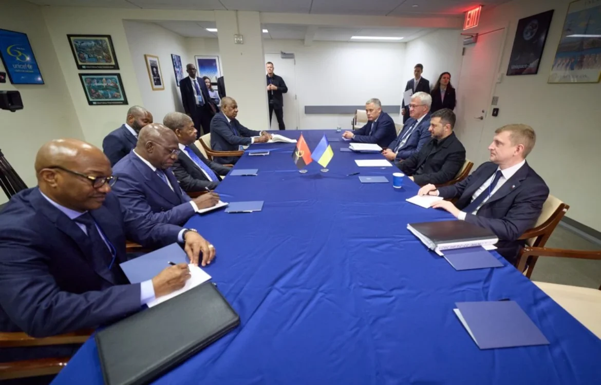 Зеленський запросив Анголу на саміт