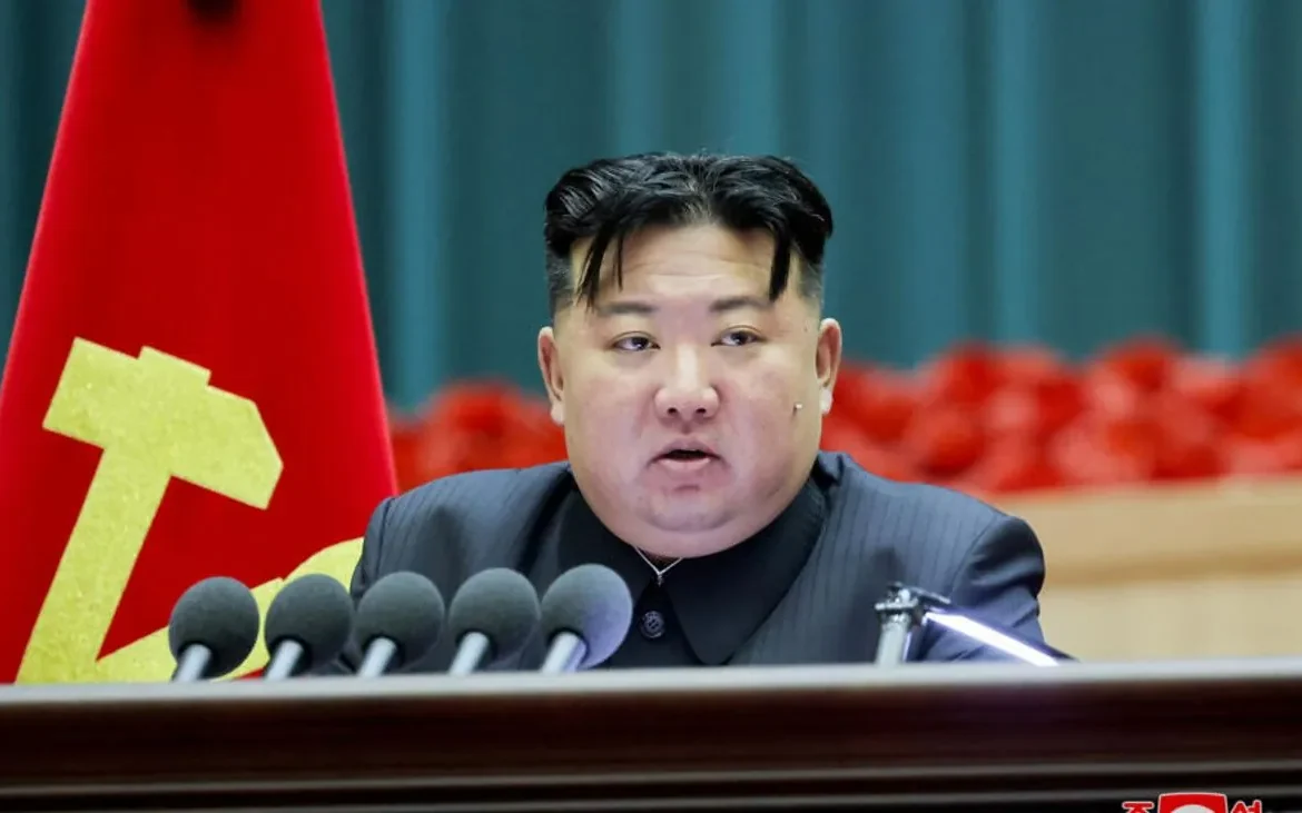 "Соціалістичний рай" та військовий парад: Кім Чен Ин зміцнює владу на тлі війни рф в Україні та протистояння США з Китаєм