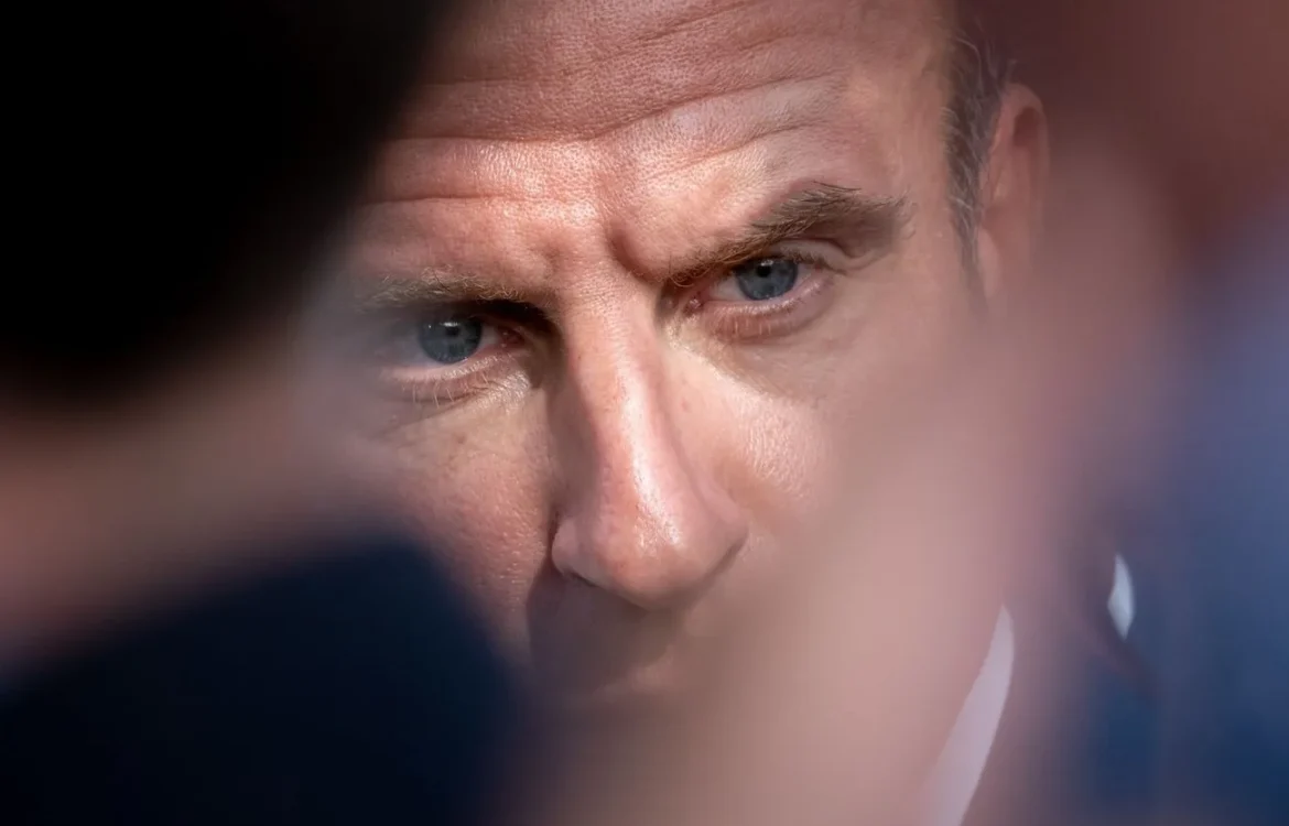 Новий уряд Франції зіткнувся з погрозами вотуму недовіри від опозиції