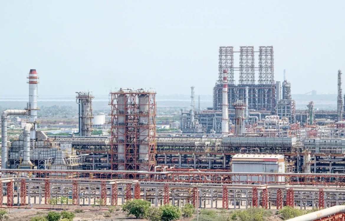 Індійський НПЗ у частковій власності