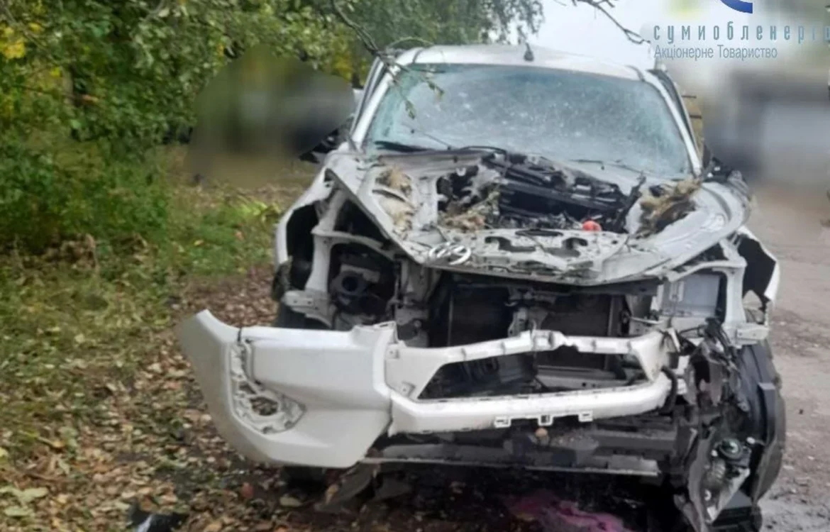 російський безпілотник поцілив в автомобіль енергетиків на Сумщині