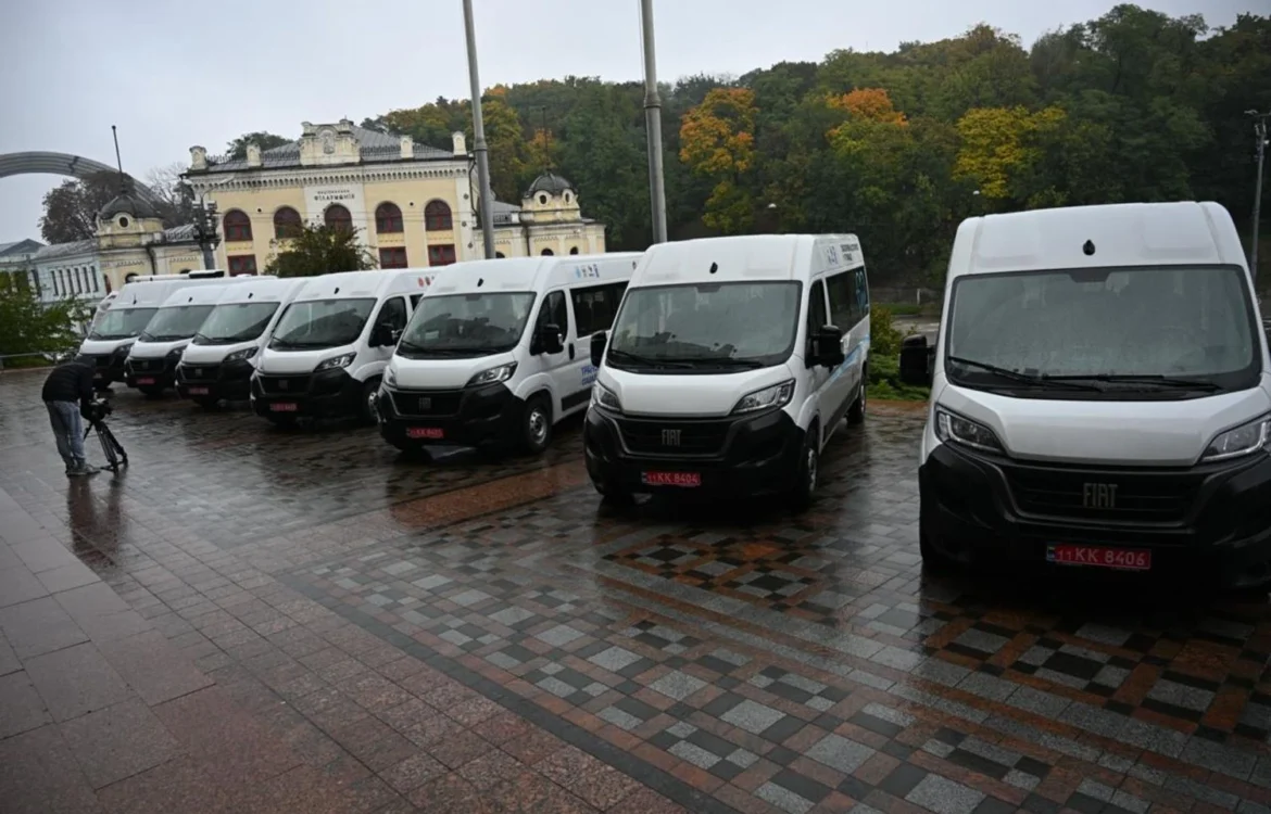 Україна отримала 9 автомобілів для прифронтових громад вартістю 555 тис. доларів