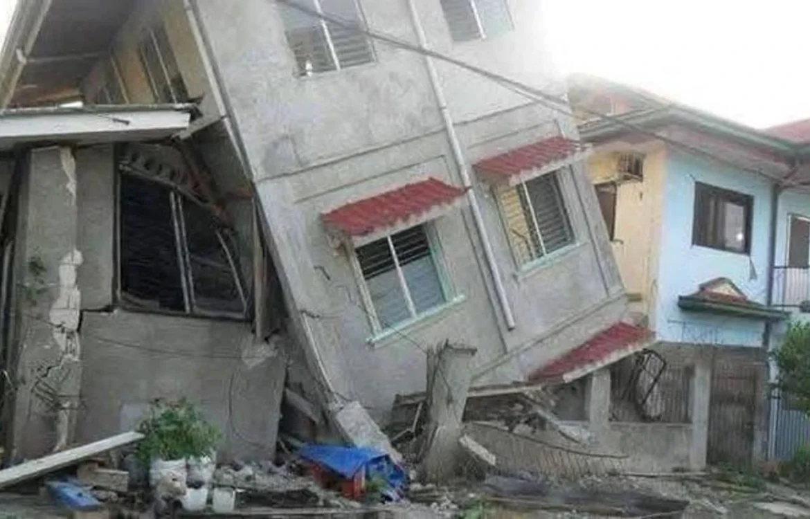 Потужний землетрус на Філіппінах забрав життя людини, попередження про цунамі знято