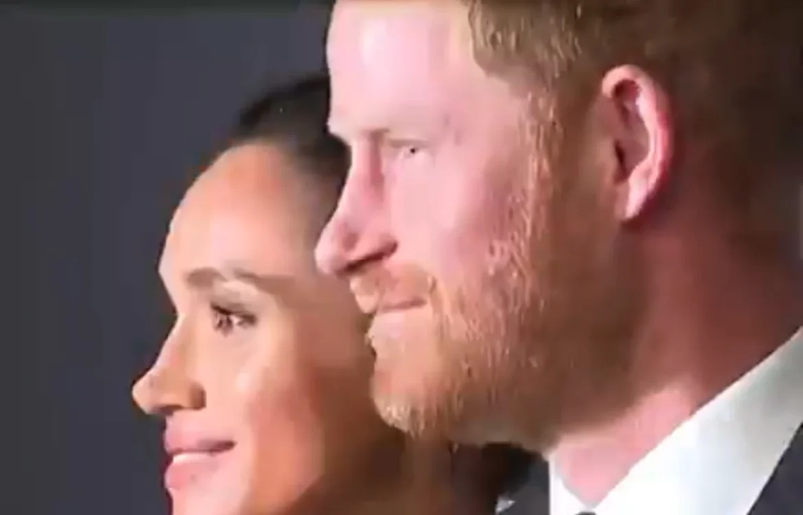 Меган Маркл у чорному костюмі вразила рідкісною появою на червоній доріжці з принцом Гаррі