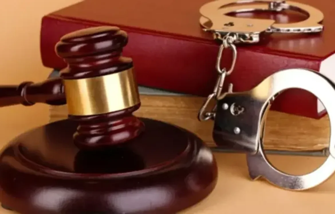 Систематично грабували підприємства на Купʼянщині: трьом зрадникам з