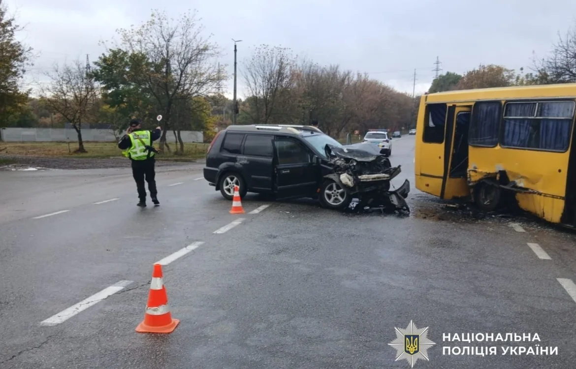 Сім людей постраждали в ДТП за участю автобуса на Кіровоградщині