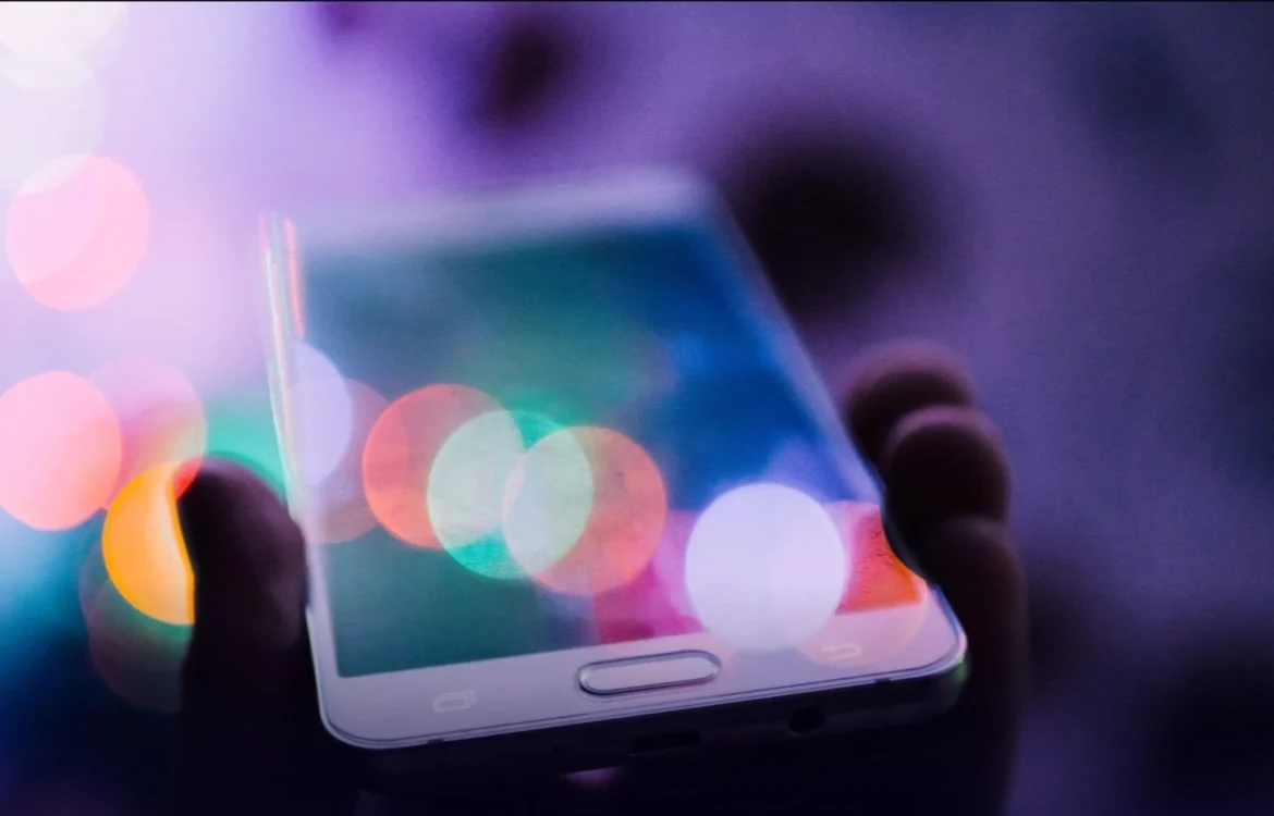 Новий iPhone від Apple перевершує попередню модель за продажами на 14% у США та Китаї