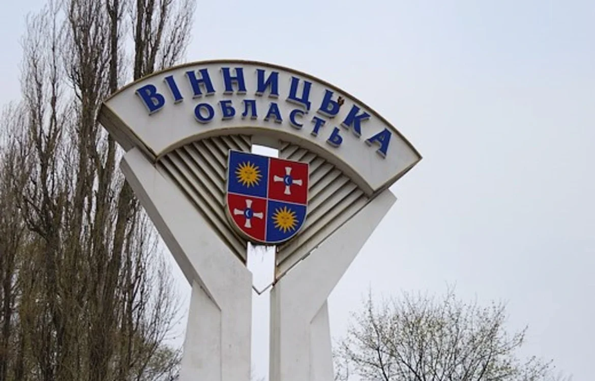 У Вінниці водій наїхав на поліцейського