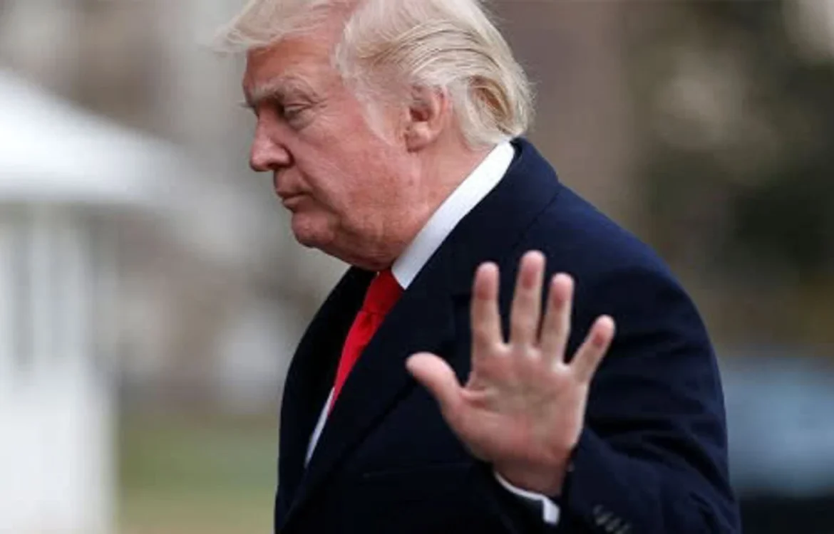 Президент США заперечує, що закликав Зеленського здати Донбас