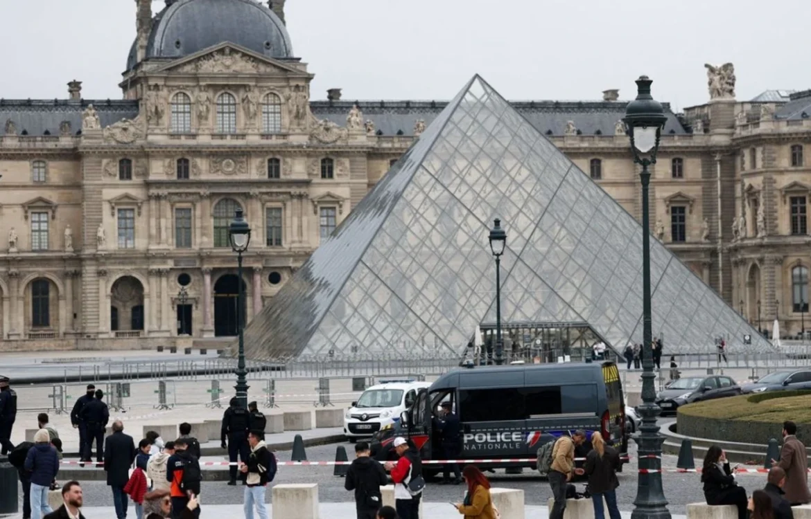 Пограбування Лувра: головні подробиці резонансного злочину