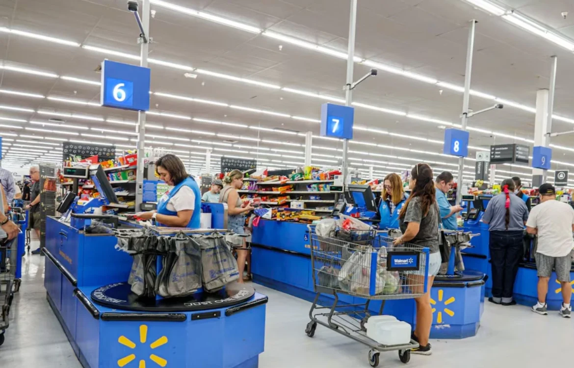 Walmart призупинить найм іноземних фахівців через нові збори Трампа