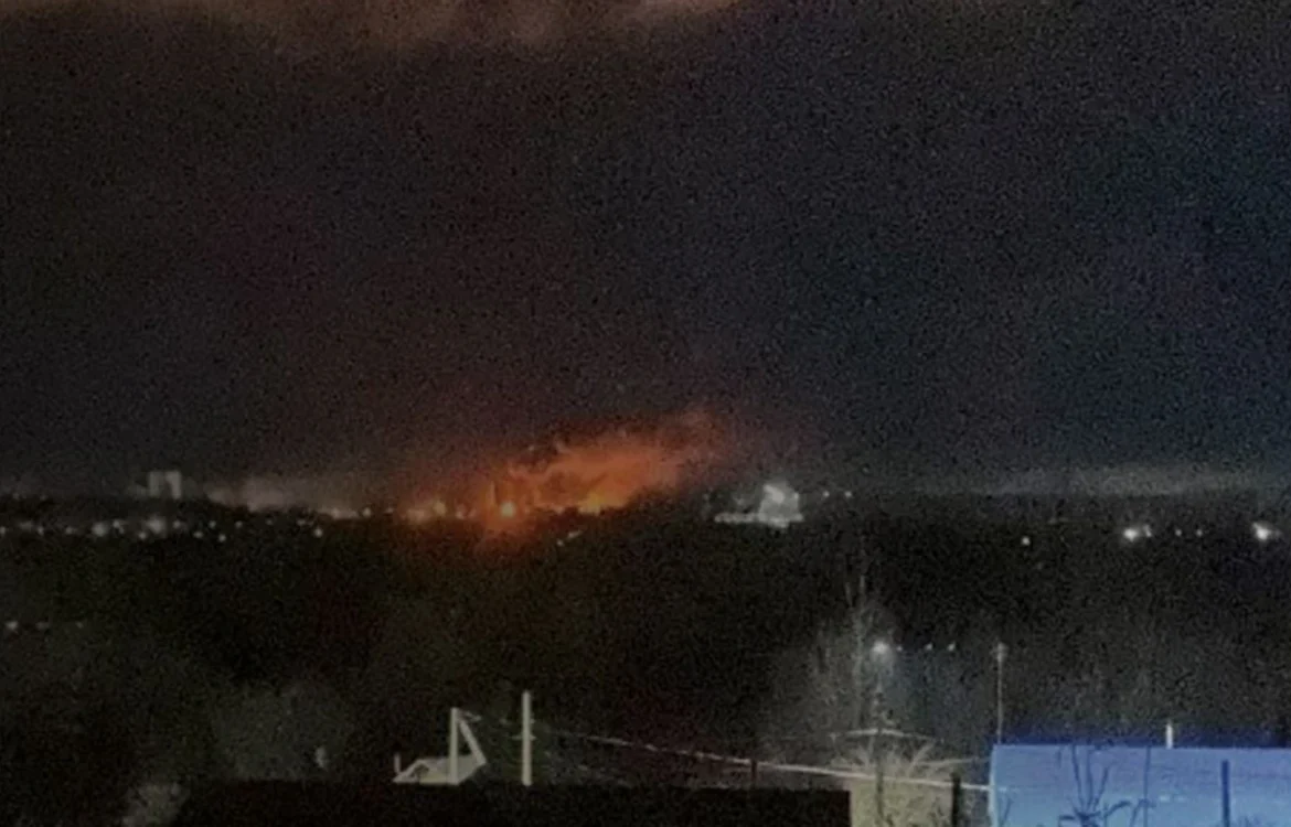 Генштаб підтвердив ураження двох НПЗ та Будьоновського ГПЗ у рф