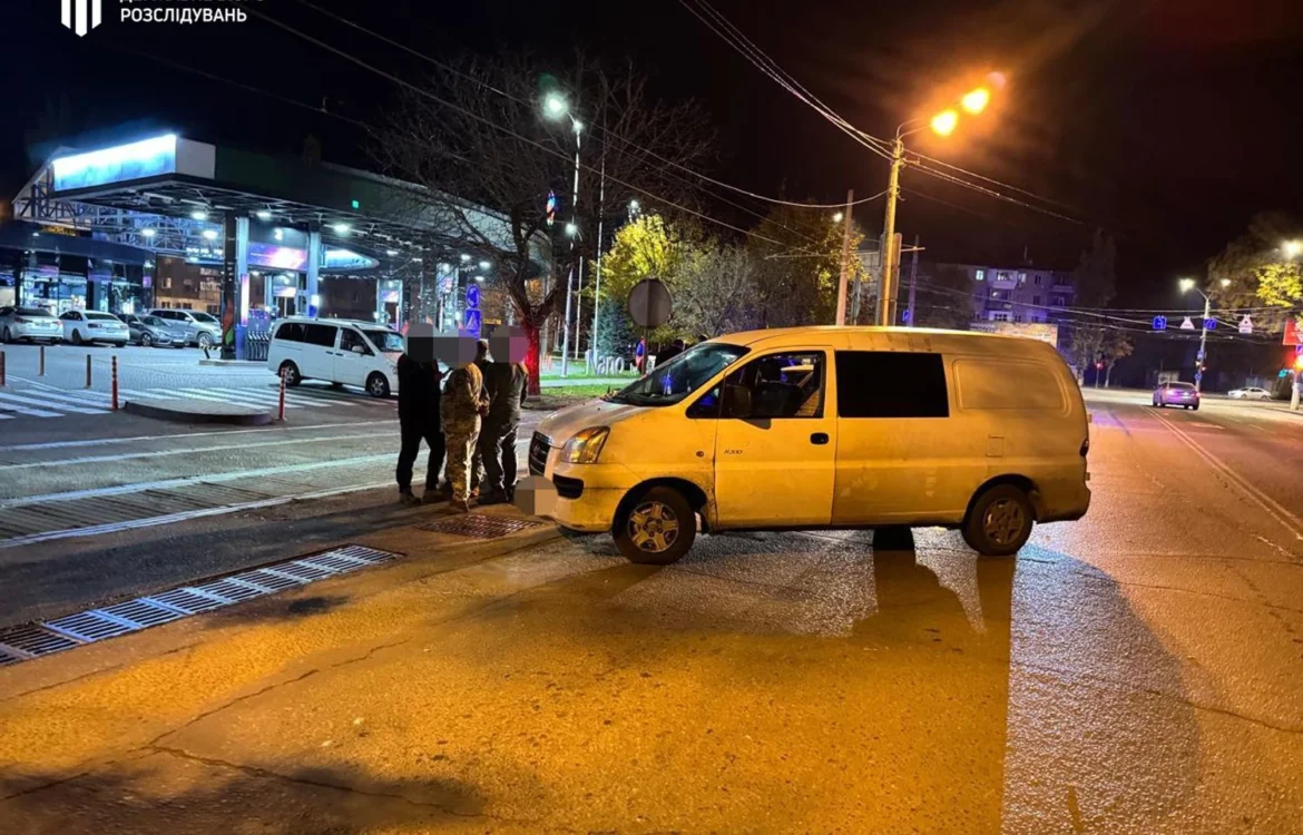 Прикладом зброї розбив скло службового авто: в Одесі стався конфлікт між поліцейським і військовими ТЦК