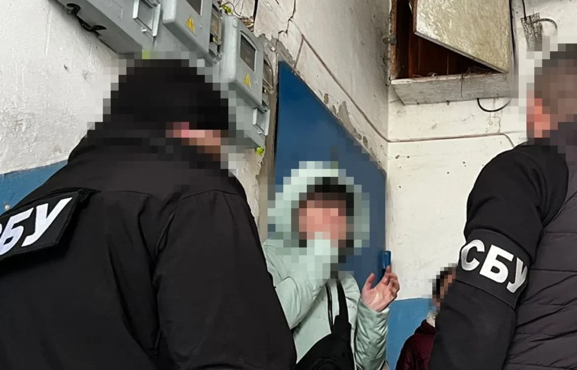 Шпигувала за бійцями Сил оборони, прибираючи їхні помешкання: на Донеччині СБУ затримала агентку спецслужб рф