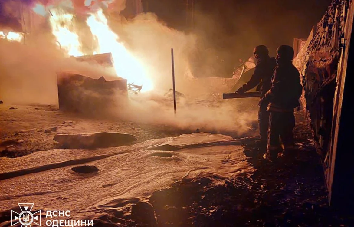 рф вночі атакувала енергетику на Одещині, є перебої зі світлом і постраждалий: показали наслідки