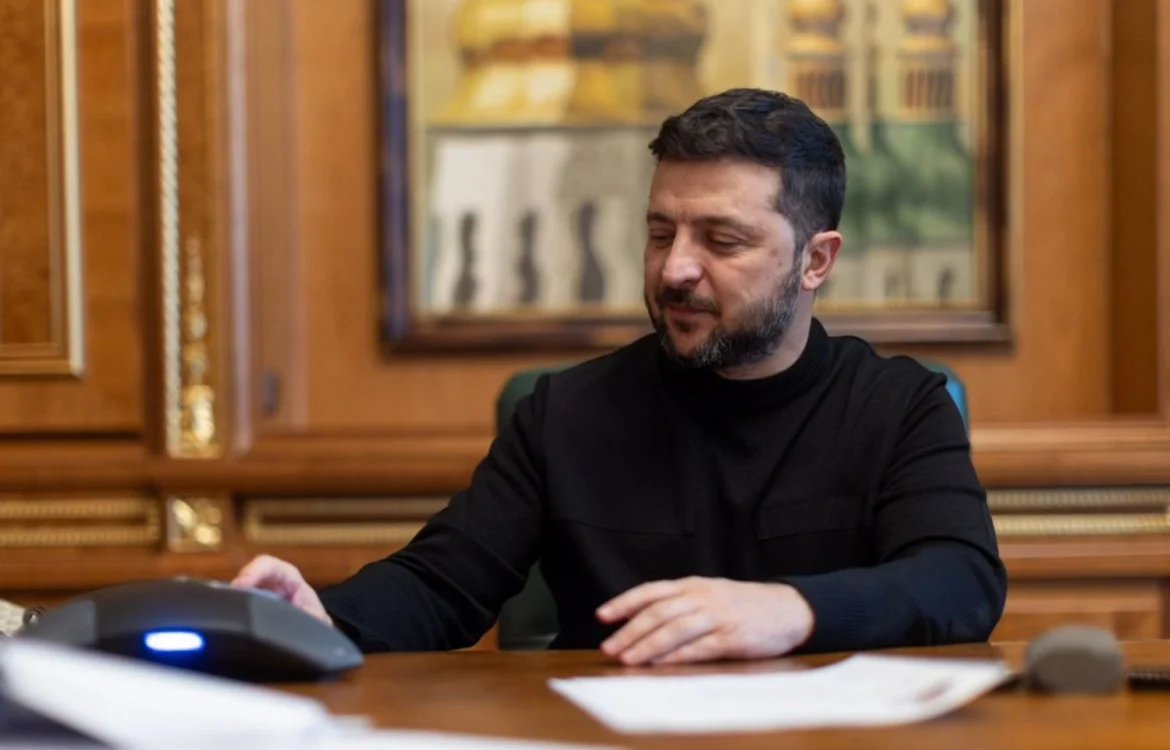 Зеленський підписав закон щодо бронювання працівників ОПК з проблемами з військовим обліком: які нові правила