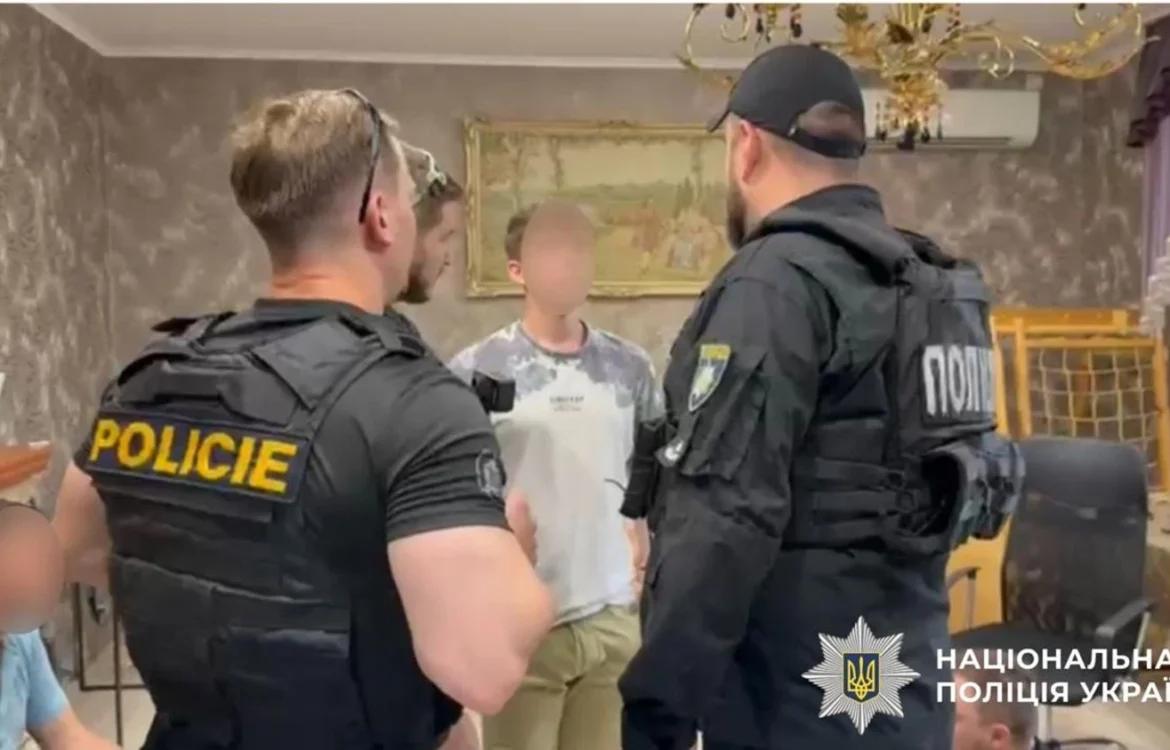 Україна екстрадувала до Чехії учасника міжнародної шахрайської організації, якого розшукував Інтерпол