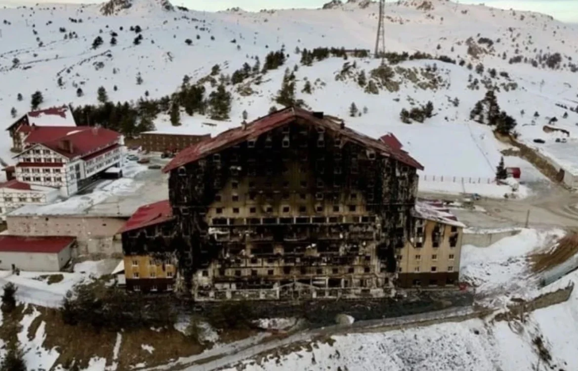 У справі про пожежу на турецькому курорті Карталкая 11 фігурантів отримали довічні терміни