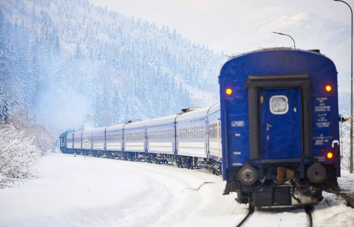 "3,000 км Залізної підтримки": Укрзалізниця розкрила деталі програми "УЗ-3000" для подорожей по Україні взимку