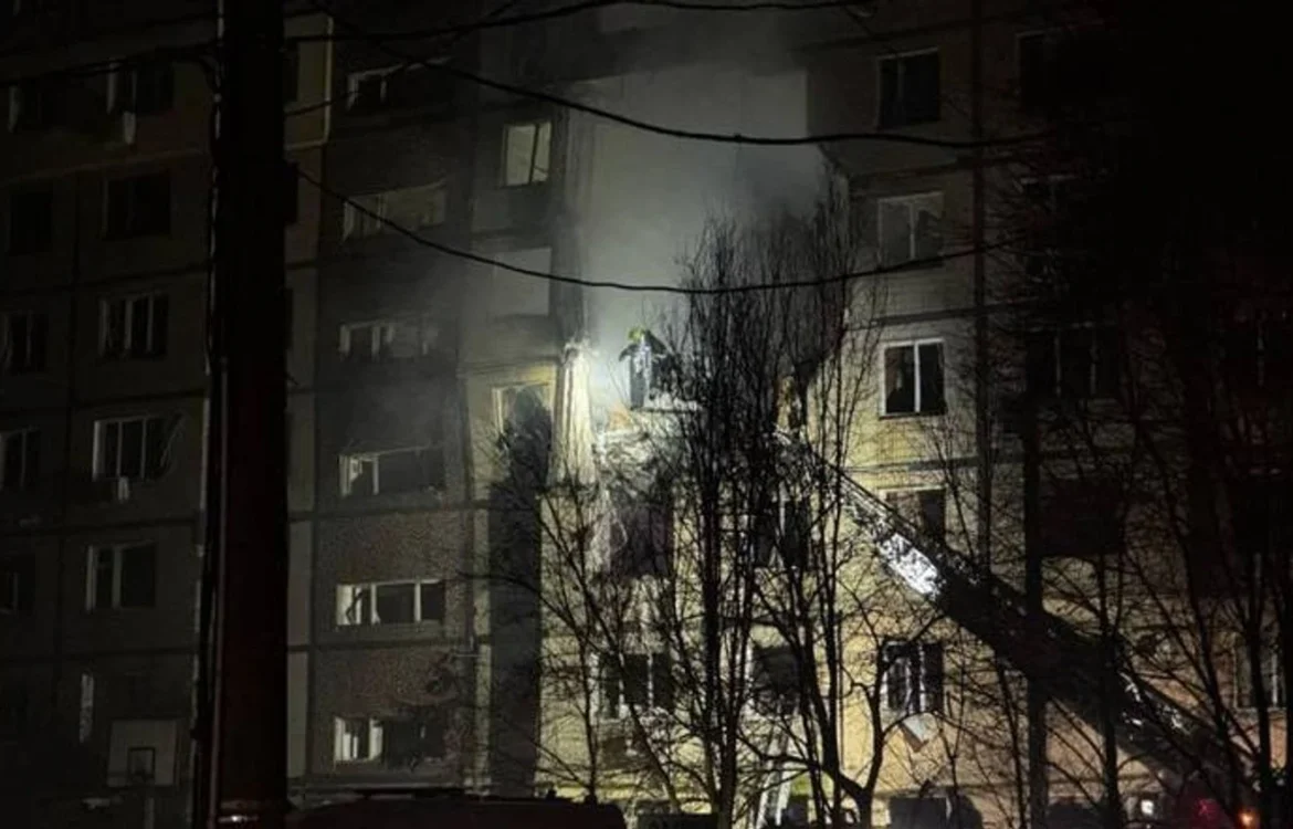 У Дніпрі внаслідок удару рф по багатоповерхівці постраждали 7 людей, серед них двоє дітей