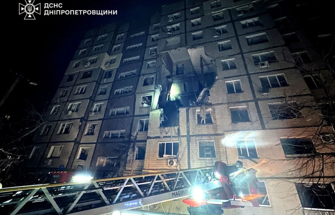 "То було пекло": через удар рф по багатоповерхівці у Дніпрі загинула жінка, постраждалих уже 11