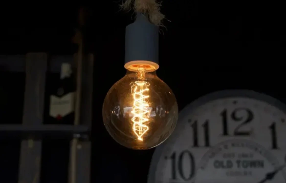 26 листопада в Україні знову діятимуть графіки відключень: скільки черг буде без світла