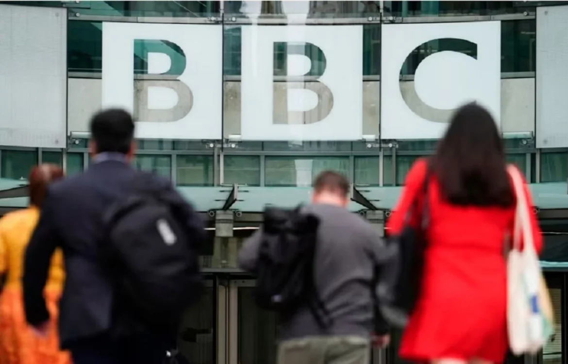 Керівники BBC йдуть у відставку через скандал з підробкою промови Трампа