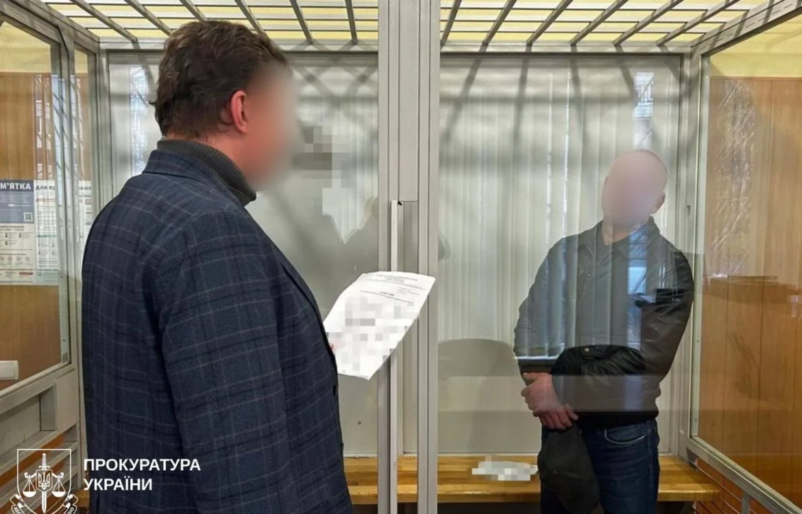 На Київщині затримали чоловіка, який вимагав у вдови 1,2 млн доларів за неіснуючий борг і погрожував гранатою