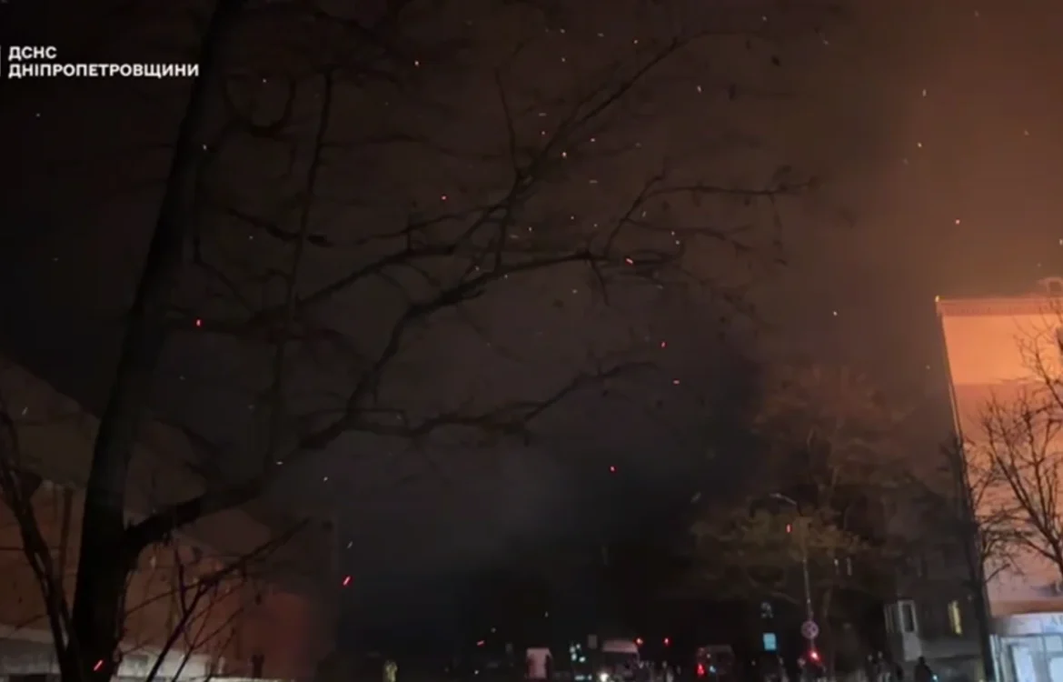 рф атакувала залізницю: на Харківщині постраждав залізничник, пошкоджено депо, ремонтний цех і вокзал у Дніпрі