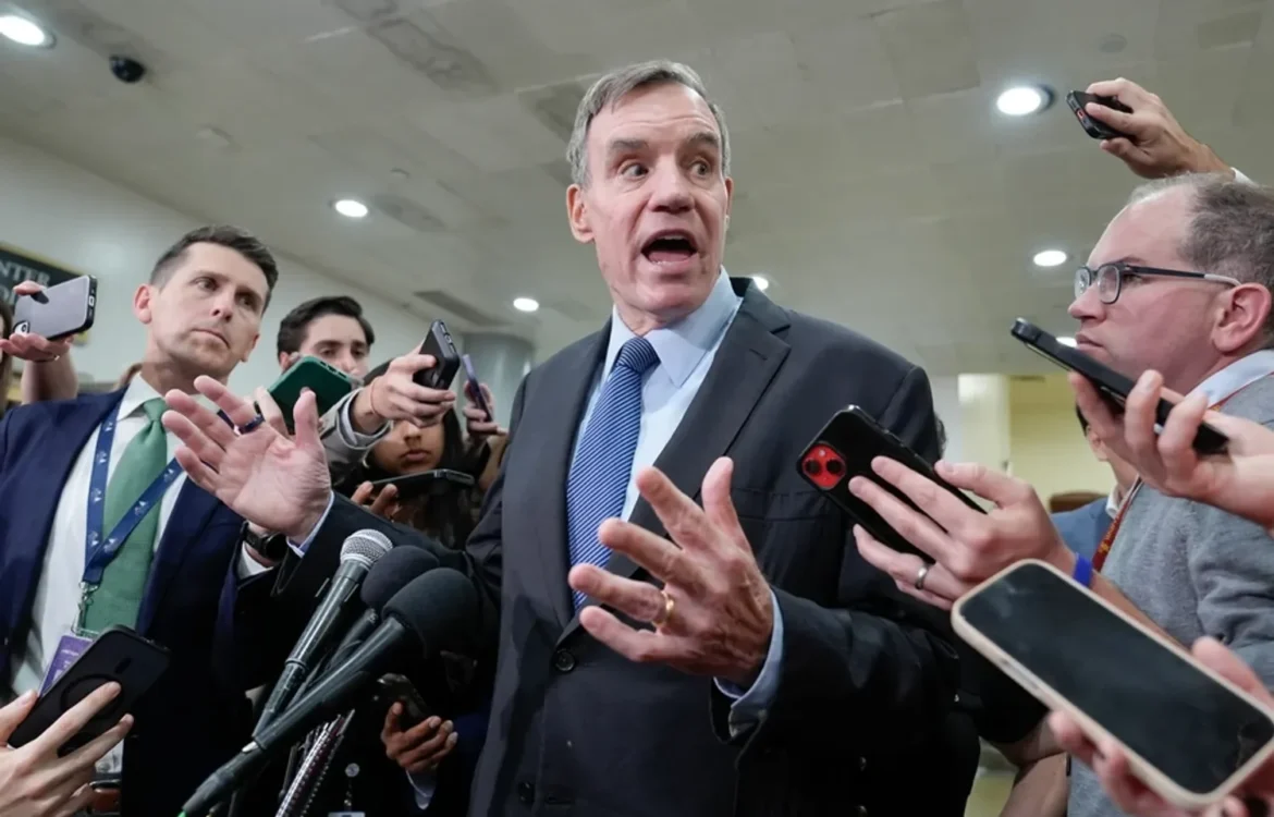 Поступки гірші, ніж Гітлеру перед Другою світовою: американський сенатор-демократ розкритикував план миру для України