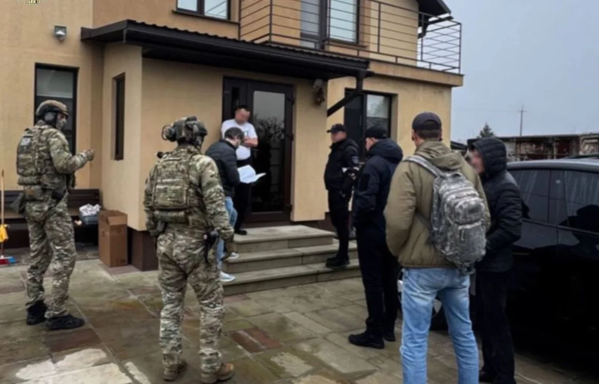 235 тисяч грн хабарів і