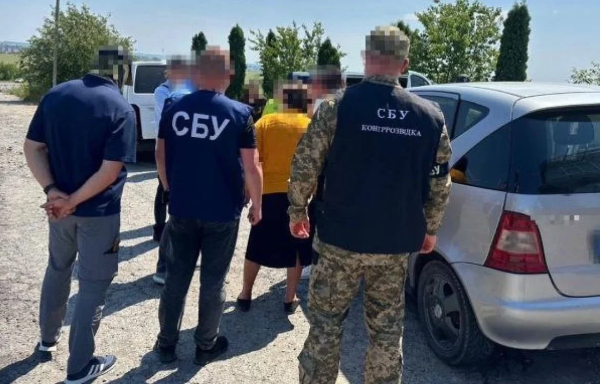 Здавали позиції ППО ворогу: на Хмельниччини ексдепутатка та її діти отримали 15 років за держзраду