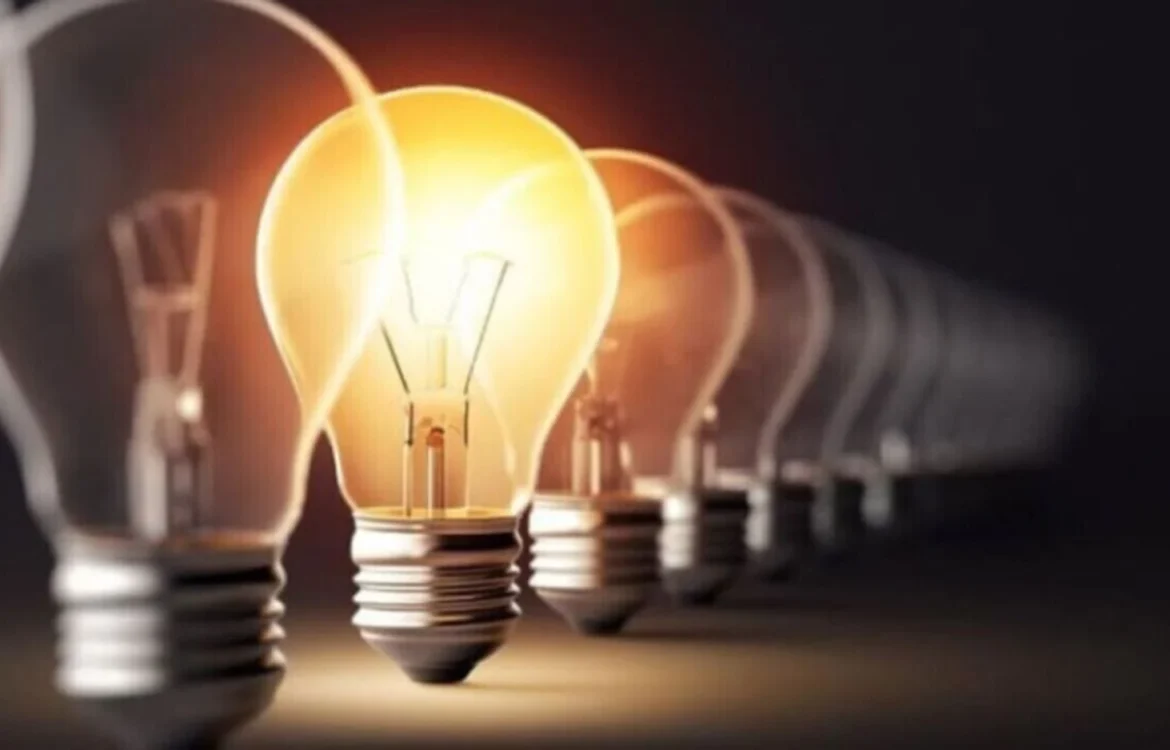 Завтра по всій Україні значно посилять графіки відключення світла