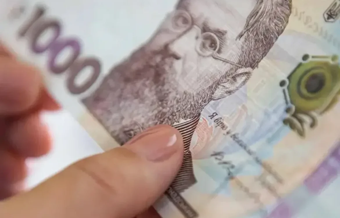 Українці почали отримувати 6500 гривень допомоги в рамках “Зимової підтримки”: хто може претендувати на виплати