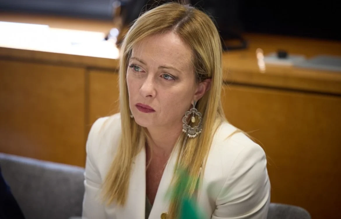 Мелоні не відкинула ідею заморожених активів рф для України, але вважає їх використання